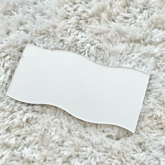 Handmade white wavy textured eco resin tray 10" x 5" - Picture 2 of 2